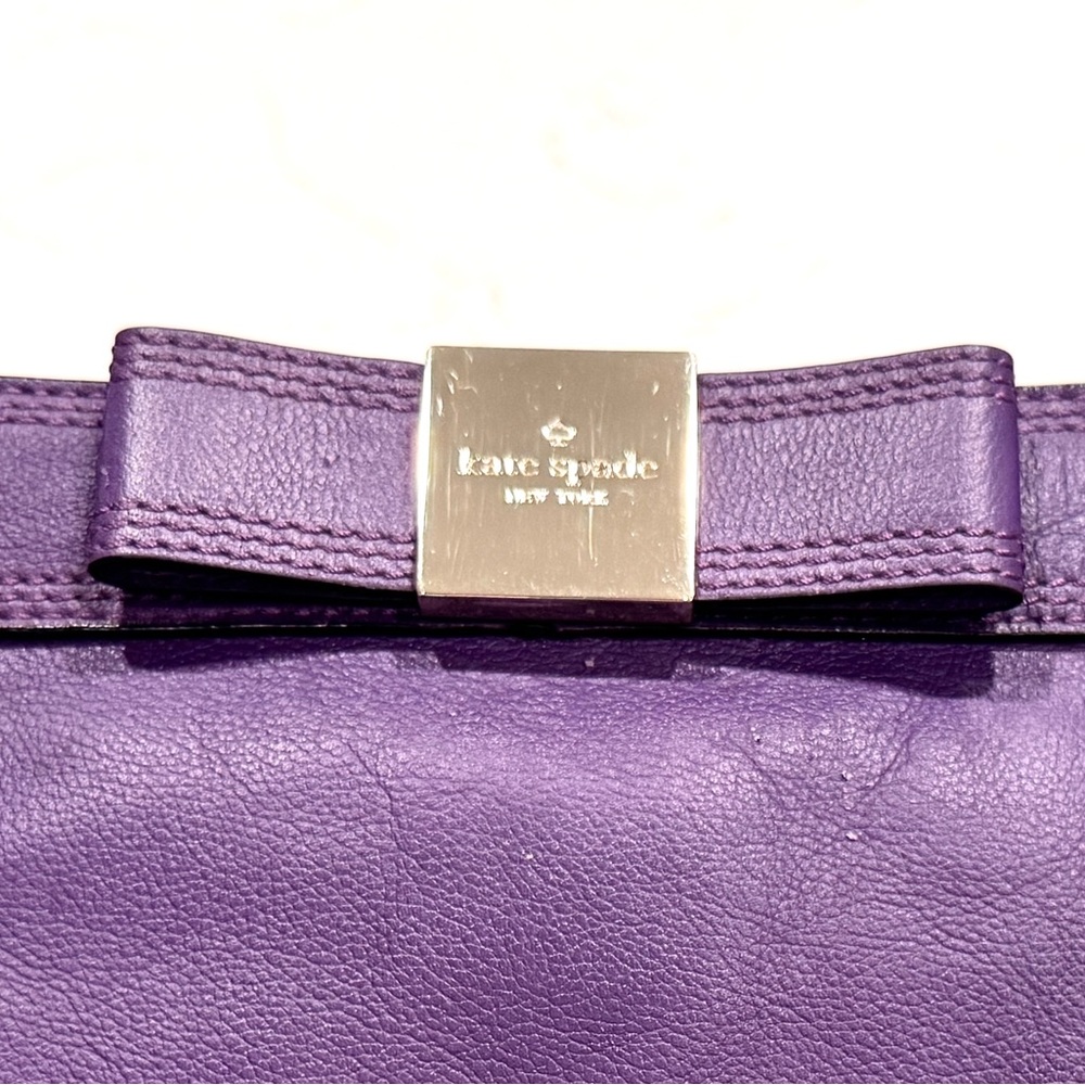 Kate Spade Vintage Purple Leather Crossbody Bag with Bow, Gold Chain and Logo - Picture 6 of 14